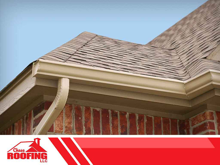 3 Ways Gutter Cleaning Prevents Roof Damage